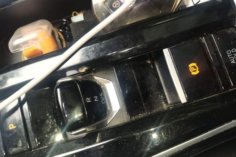 Used Volkswagen Lamando 2023 Lavida L 280TSI DSG Cool & Spicy Edition Gear Lever
