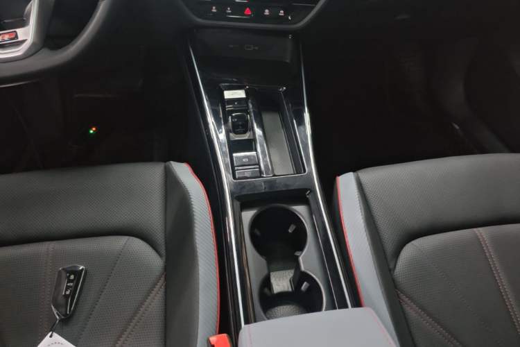 Used Volkswagen Lamando 2023 Lavida L 280TSI DSG Cool & Spicy Edition Gear Lever