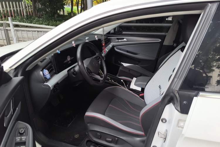 Used Volkswagen Lamando 2023 Lavida L 280TSI DSG Cool & Spicy Edition Interior 3