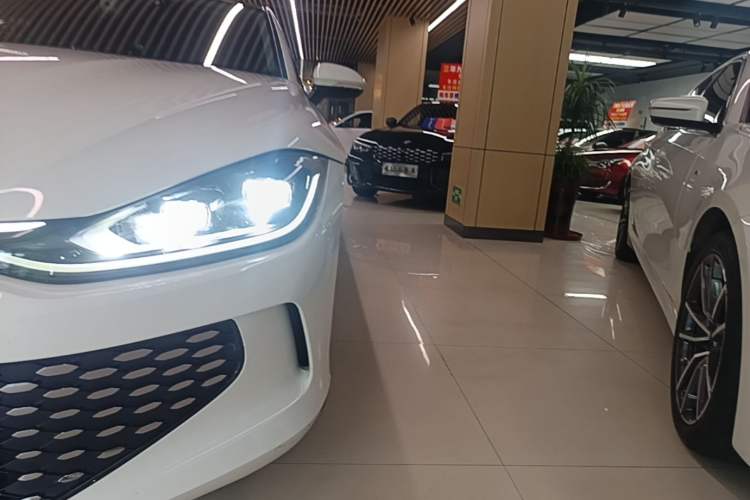 Used Volkswagen Lamando 2023 Lavida L 280TSI DSG Cool & Spicy Edition Left Front Headlight