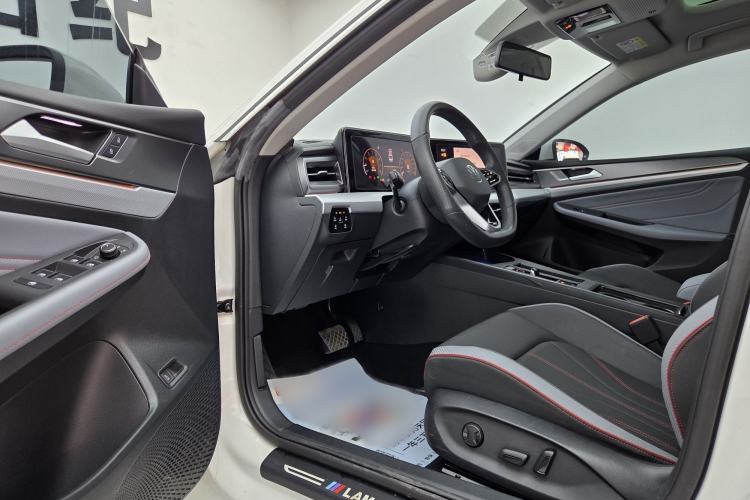 Used Volkswagen Lamando 2023 Lavida L 280TSI DSG Cool & Spicy Edition Left Front Seat