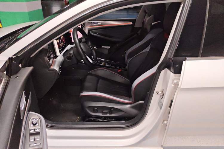 Used Volkswagen Lamando 2023 Lavida L 280TSI DSG Cool & Spicy Edition Left Front Seat