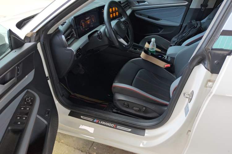 Used Volkswagen Lamando 2023 Lavida L 280TSI DSG Cool & Spicy Edition Left Front Seat