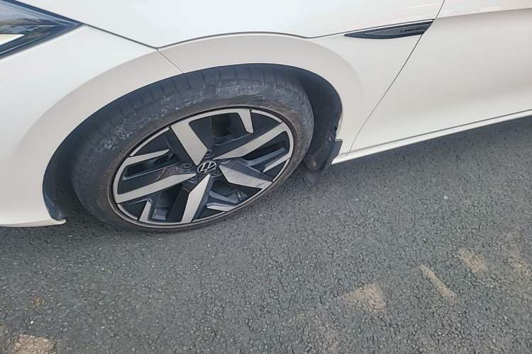 Used Volkswagen Lamando 2023 Lavida L 280TSI DSG Cool & Spicy Edition Left Front Wheel Hub