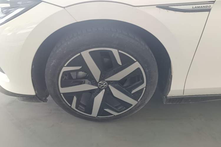 Used Volkswagen Lamando 2023 Lavida L 280TSI DSG Cool & Spicy Edition Left Front Wheel Hub
