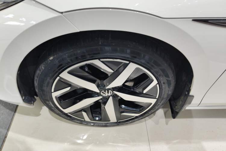 Used Volkswagen Lamando 2023 Lavida L 280TSI DSG Cool & Spicy Edition Left Front Wheel Hub