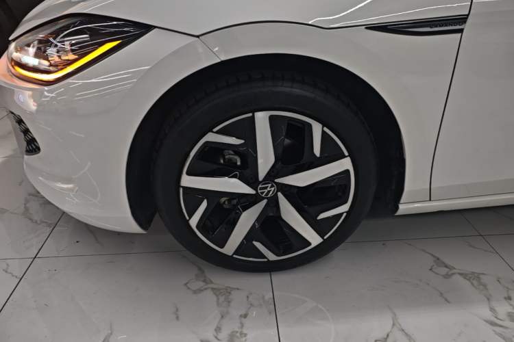 Used Volkswagen Lamando 2023 Lavida L 280TSI DSG Cool & Spicy Edition Left Front Wheel Hub