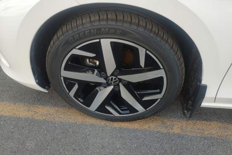 Used Volkswagen Lamando 2023 Lavida L 280TSI DSG Cool & Spicy Edition Left Front Wheel Hub