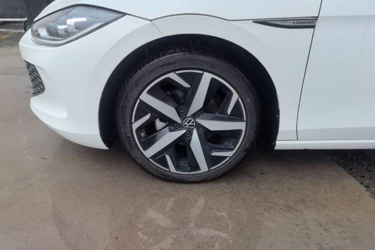 Used Volkswagen Lamando 2023 Lavida L 280TSI DSG Cool & Spicy Edition Left Front Wheel Hub