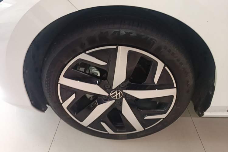 Used Volkswagen Lamando 2023 Lavida L 280TSI DSG Cool & Spicy Edition Left Front Wheel Hub