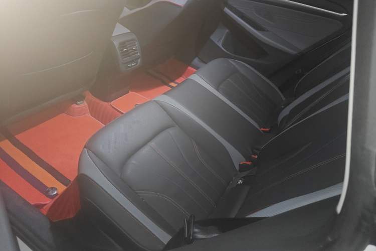 Used Volkswagen Lamando 2023 Lavida L 280TSI DSG Spicy Edition Left Rear Seat