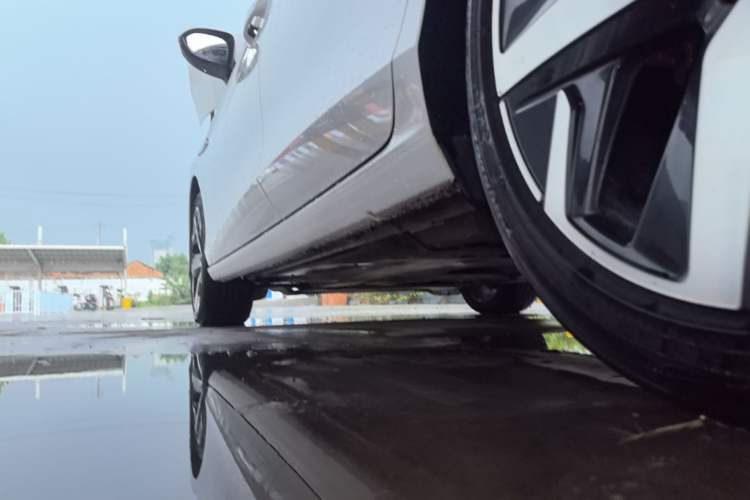 Used Volkswagen Lamando 2023 Lavida L 280TSI DSG Cool & Spicy Edition Left Side Sill
