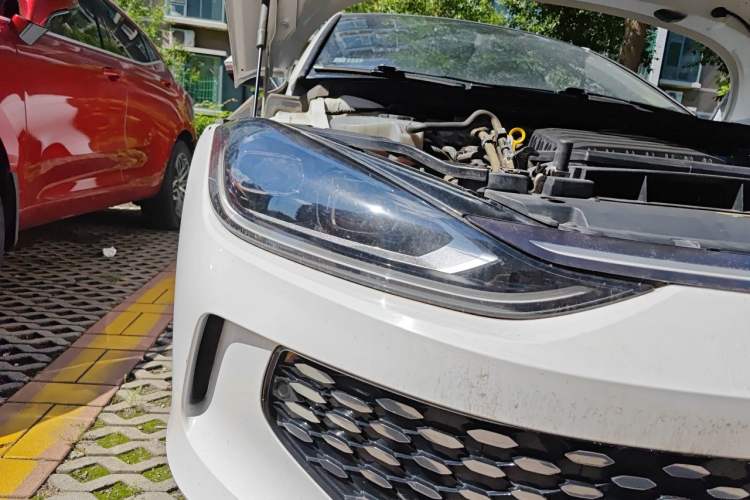 Used Volkswagen Lamando 2023 Lavida L 280TSI DSG Cool & Spicy Edition Right Front Headlight