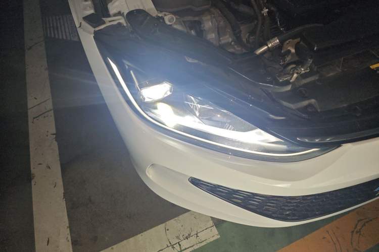 Used Volkswagen Lamando 2023 Lavida L 280TSI DSG Spicy Edition Right Front Headlight