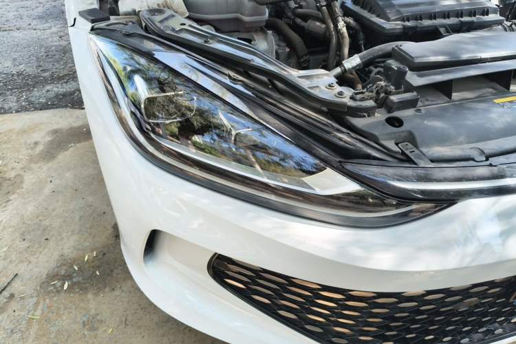 Used Volkswagen Lamando 2023 Lavida L 280TSI DSG Cool & Spicy Edition Right Front Headlight