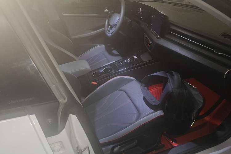 Used Volkswagen Lamando 2023 Lavida L 280TSI DSG Spicy Edition Right Front Seat