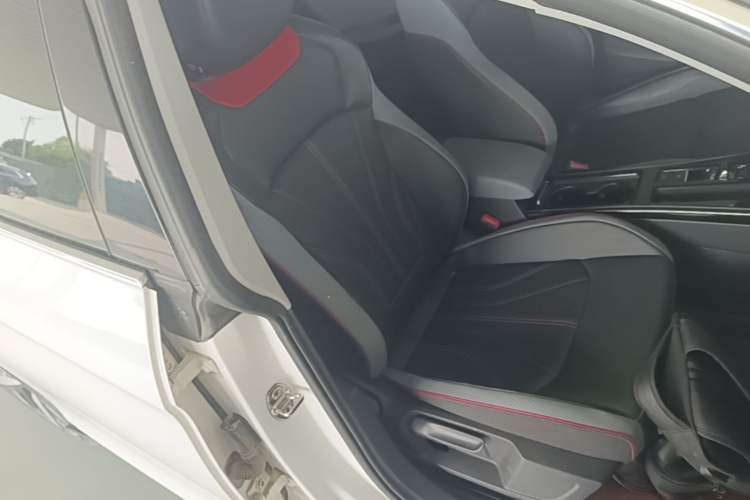 Used Volkswagen Lamando 2023 Lavida L 280TSI DSG Cool & Spicy Edition Right Front Seat