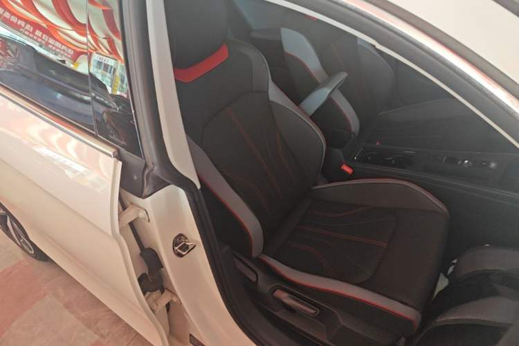 Used Volkswagen Lamando 2023 Lavida L 280TSI DSG Cool & Spicy Edition Right Front Seat