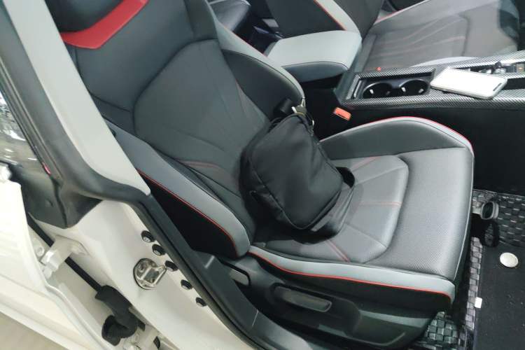 Used Volkswagen Lamando 2023 Lavida L 280TSI DSG Cool & Spicy Edition Right Front Seat