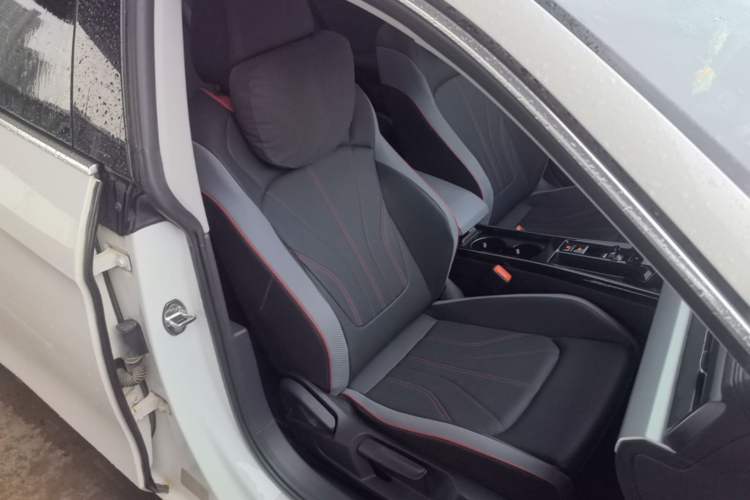 Used Volkswagen Lamando 2023 Lavida L 280TSI DSG Cool & Spicy Edition Right Front Seat