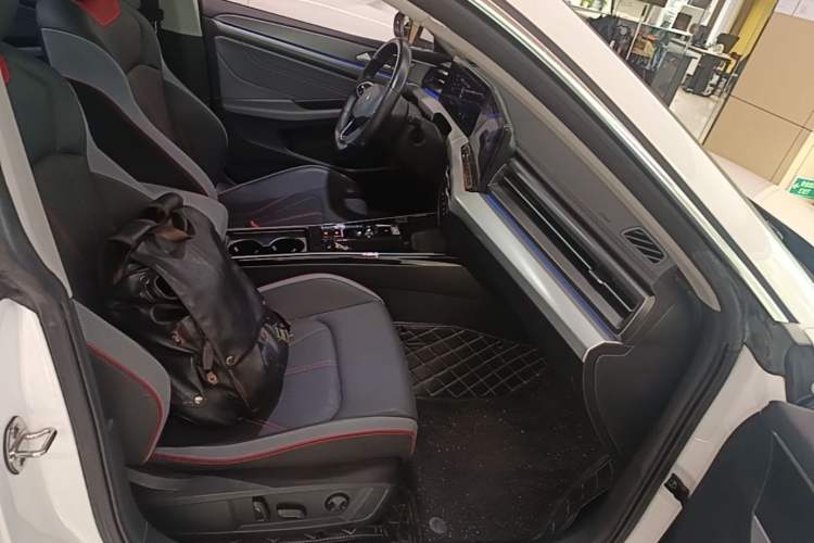 Used Volkswagen Lamando 2023 Lavida L 280TSI DSG Cool & Spicy Edition Right Front Seat