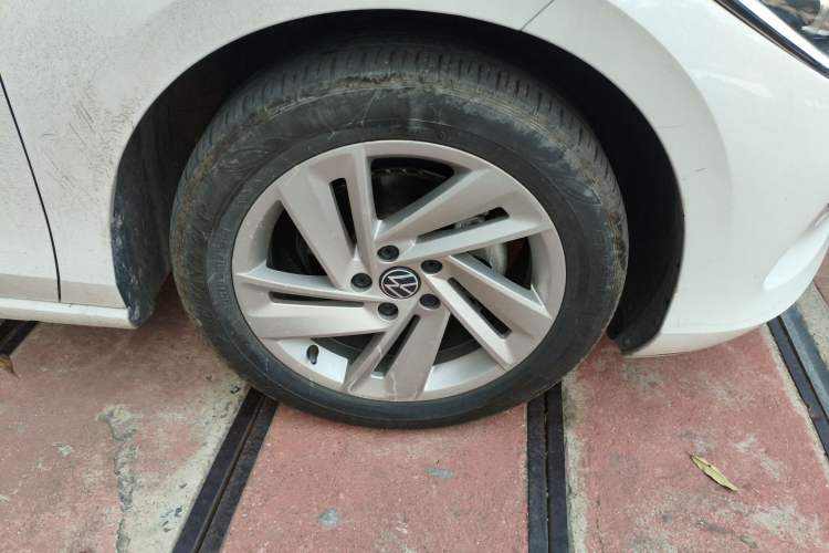 Used Volkswagen Lamando 2023 Lavida L 280TSI DSG Spicy Edition Right Front Wheel Hub