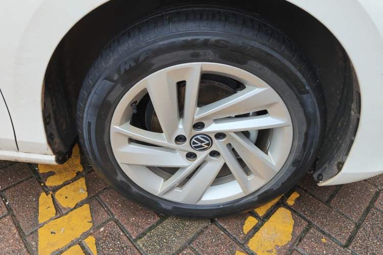 Used Volkswagen Lamando 2023 Lavida L 280TSI DSG Spicy Edition Right Front Wheel Hub