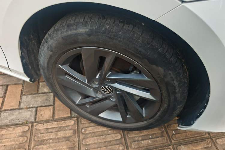 Used Volkswagen Lamando 2023 Lavida L 280TSI DSG Spicy Edition Right Front Wheel Hub