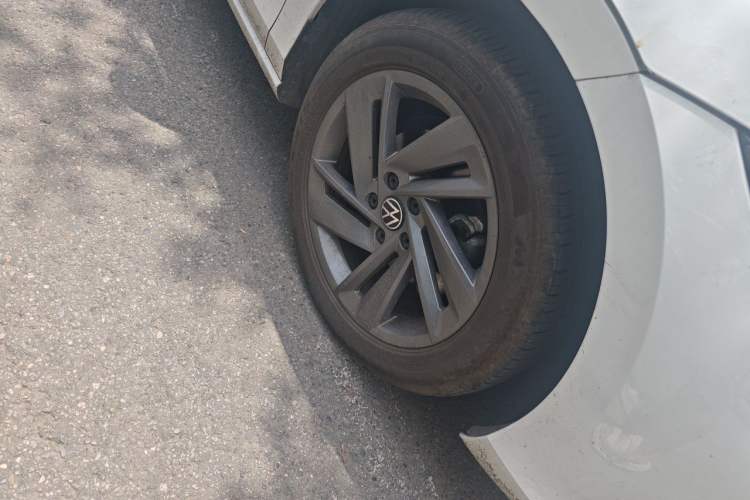 Used Volkswagen Lamando 2023 Lavida L 280TSI DSG Spicy Edition Right Front Wheel Hub