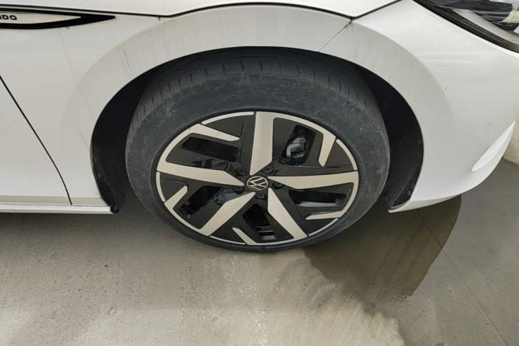 Used Volkswagen Lamando 2023 Lavida L 280TSI DSG Cool & Spicy Edition Right Front Wheel Hub