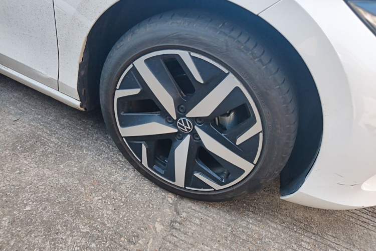 Used Volkswagen Lamando 2023 Lavida L 280TSI DSG Spicy Edition Right Front Wheel Hub