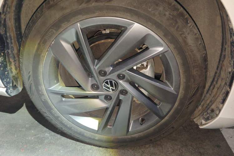 Used Volkswagen Lamando 2023 Lavida L 280TSI DSG Spicy Edition Right Front Wheel Hub