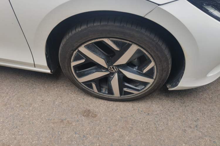 Used Volkswagen Lamando 2023 Lavida L 280TSI DSG Cool & Spicy Edition Right Front Wheel Hub