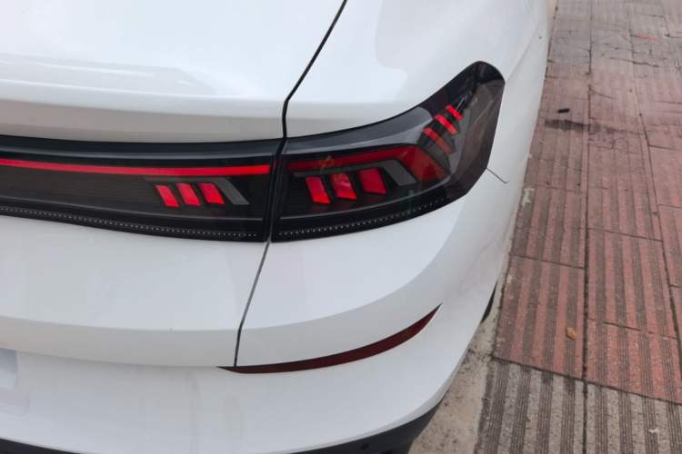 Used Volkswagen Lamando 2023 Lavida L 280TSI DSG Spicy Edition Right Rear Taillight