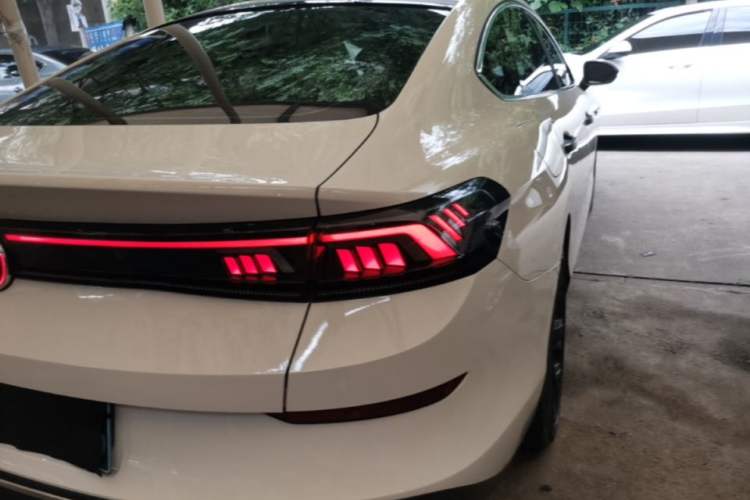 Used Volkswagen Lamando 2023 Lavida L 280TSI DSG Cool & Spicy Edition Right Rear Taillight