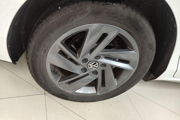 Used Volkswagen Lamando 2023 Lavida L 280TSI DSG Spicy Edition Right Rear Wheel Hub