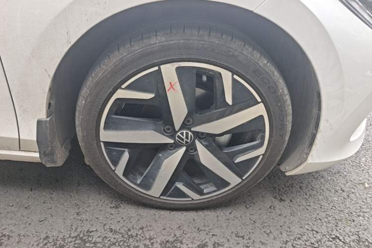 Used Volkswagen Lamando 2023 Lavida L 280TSI DSG Cool & Spicy Edition Right Rear Wheel Hub