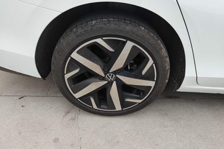 Used Volkswagen Lamando 2023 Lavida L 280TSI DSG Cool & Spicy Edition Right Rear Wheel Hub
