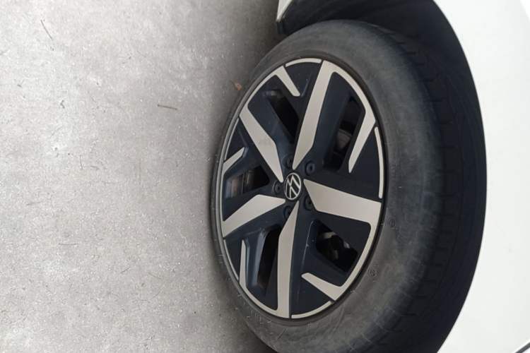 Used Volkswagen Lamando 2023 Lavida L 280TSI DSG Cool & Spicy Edition Right Rear Wheel Hub