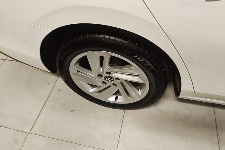 Used Volkswagen Lamando 2023 Lavida L 280TSI DSG Spicy Edition Right Rear Wheel Hub