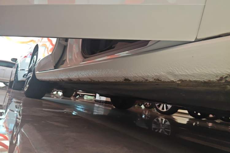 Used Volkswagen Lamando 2023 Lavida L 280TSI DSG Cool & Spicy Edition Right Side Sill