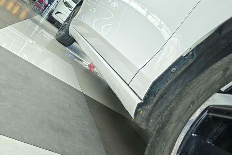 Used Volkswagen Lamando 2023 Lavida L 280TSI DSG Cool & Spicy Edition Right Side Sill