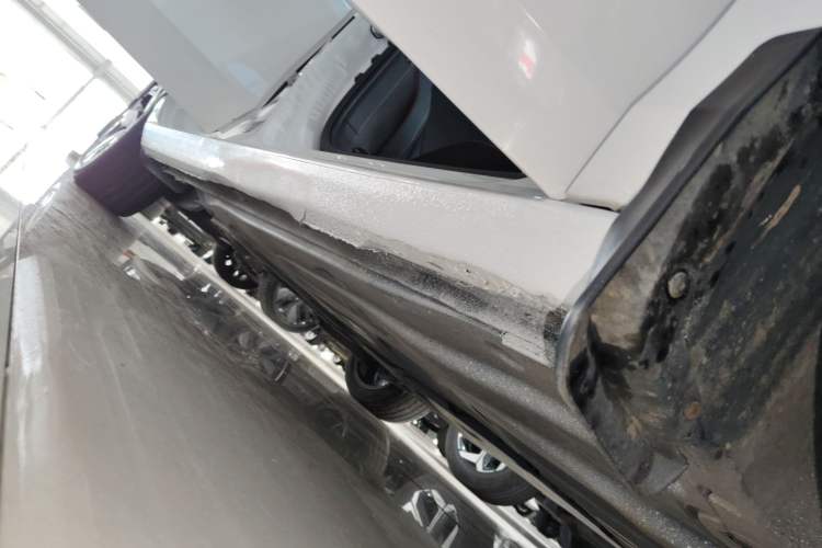 Used Volkswagen Lamando 2023 Lavida L 280TSI DSG Cool & Spicy Edition Right Side Sill