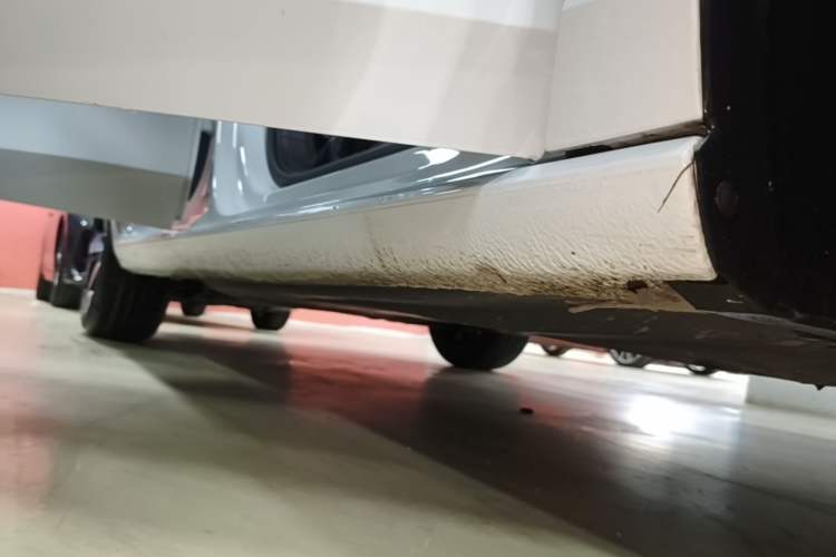 Used Volkswagen Lamando 2023 Lavida L 280TSI DSG Cool & Spicy Edition Right Side Sill