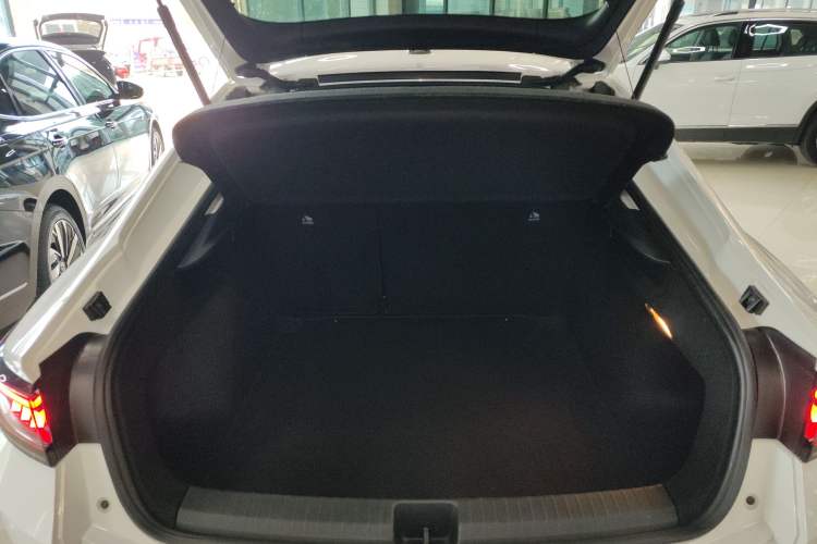Used Volkswagen Lamando 2023 Lavida L 280TSI DSG Spicy Edition Trunk