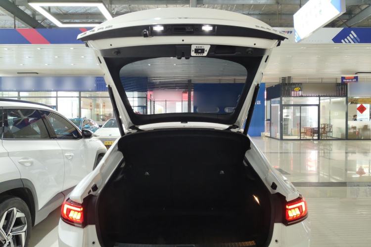 Used Volkswagen Lamando 2023 Lavida L 280TSI DSG Cool & Spicy Edition Trunk
