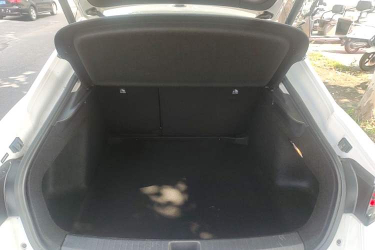 Used Volkswagen Lamando 2023 Lavida L 280TSI DSG Cool & Spicy Edition Trunk