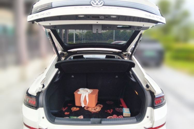 Used Volkswagen Lamando 2023 Lavida L 280TSI DSG Cool & Spicy Edition Trunk