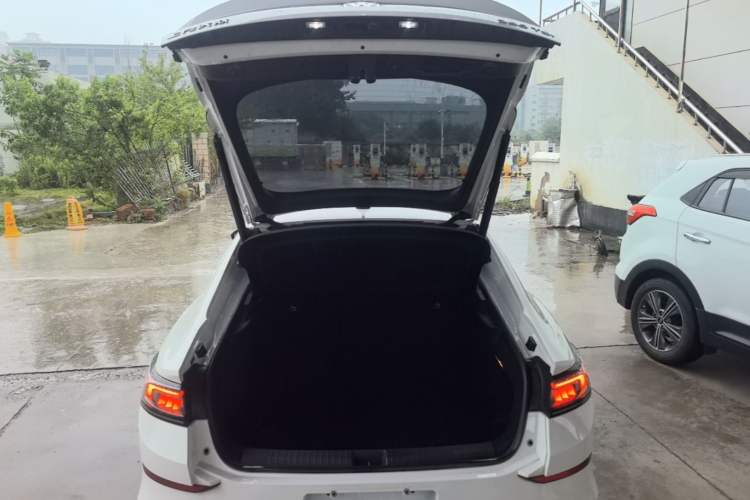 Used Volkswagen Lamando 2023 Lavida L 280TSI DSG Cool & Spicy Edition Trunk