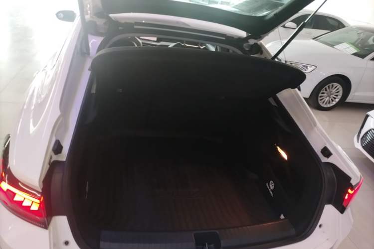 Used Volkswagen Lamando 2023 Lavida L 280TSI DSG Spicy Edition Trunk